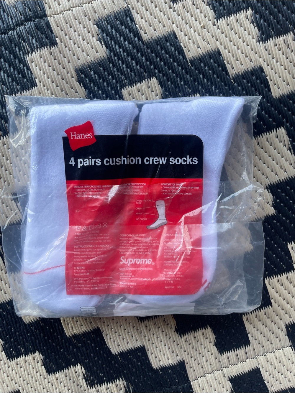 Supreme x Hanes White Cushion Crew Socks 4 Pack Size 6-12 NEW